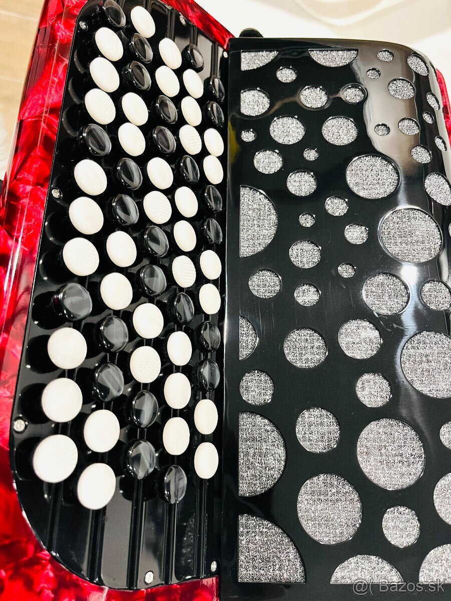 Nový akordeón Beltunica- chromaticky B Griff- 72 BASOVÝ - ná - 8