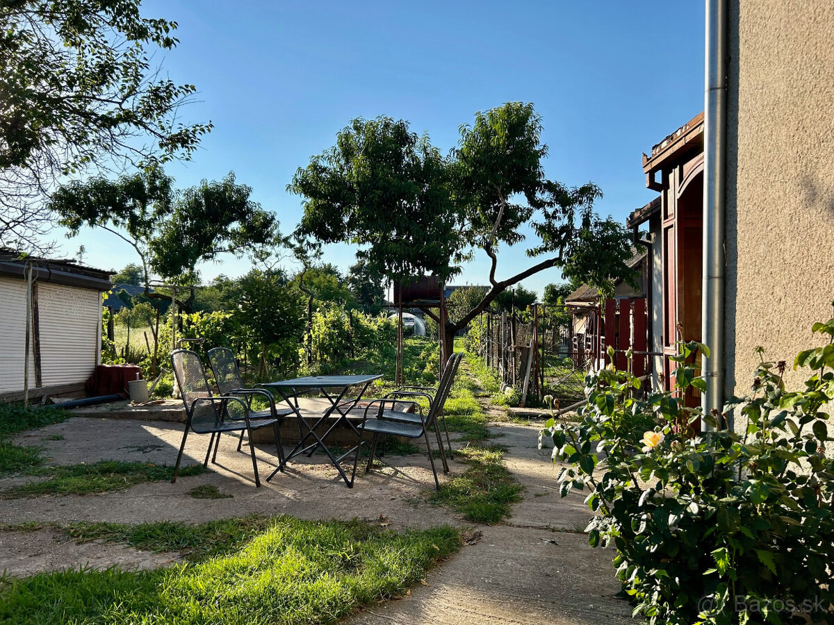 Na predaj čiastočne rekonštruovaný 4-izb. RD s garážou. - 8