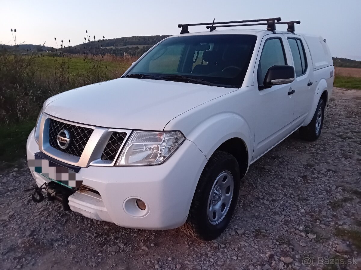 Nissan Navara 2,5 dci 4x4 nová STK a EK REZERVOVANÉ - 8