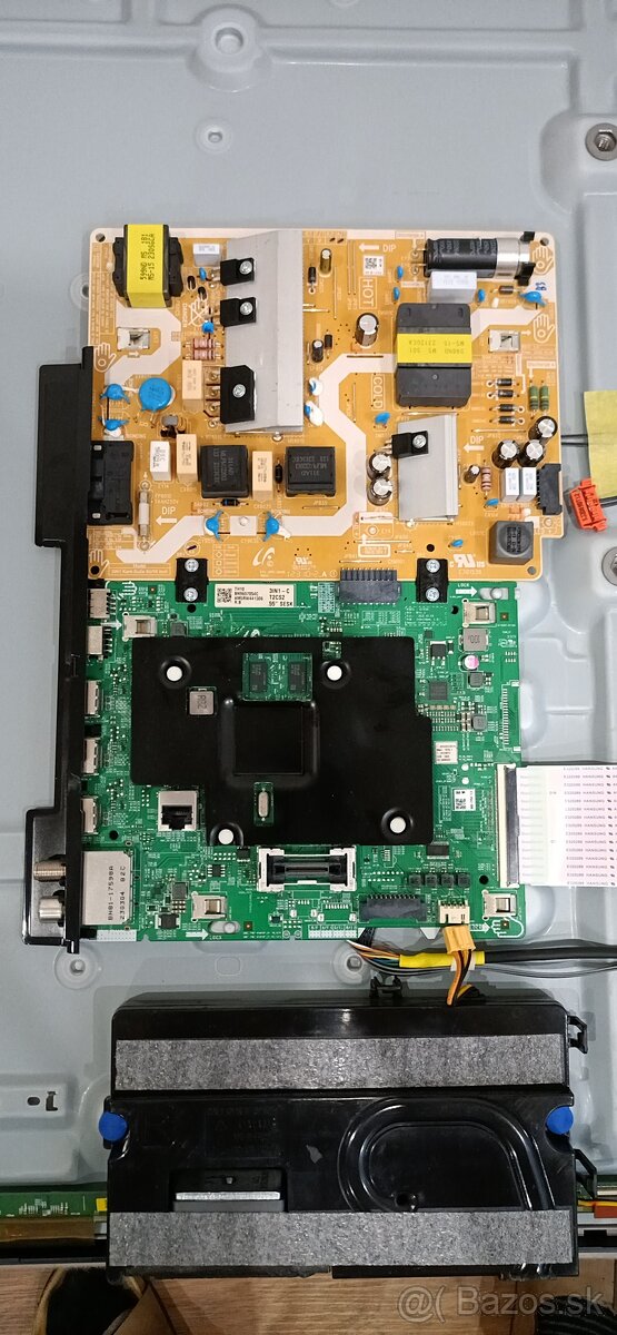 Predam diely z LED TV Samsung UE55CU7172UXXH - 8