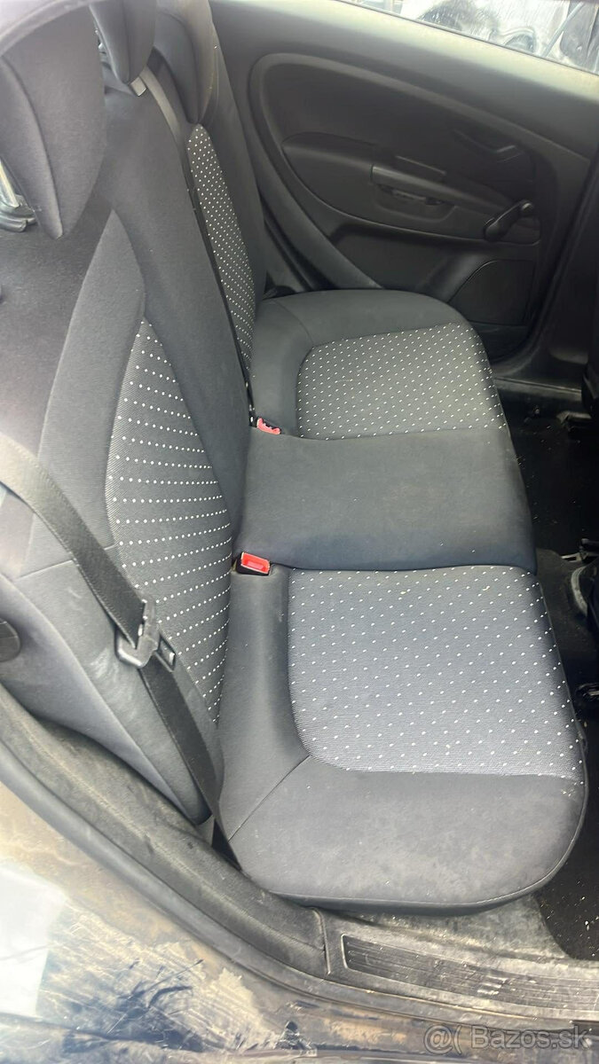 Fiat grande Punto 1,2i 48kw - 8