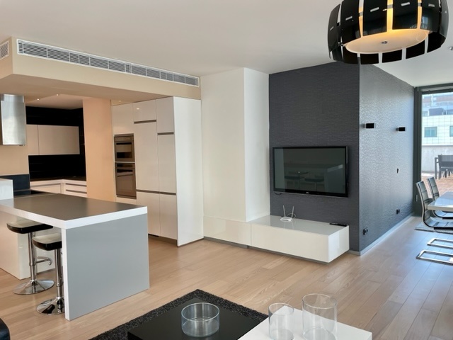 BA I. Luxusný byt s veľkou terasou v EUROVEA - 8