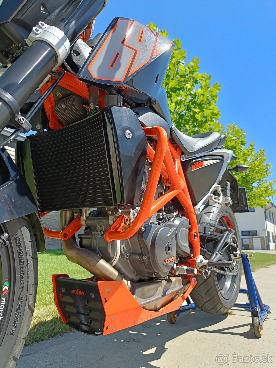 KTM Duke 690 - 8