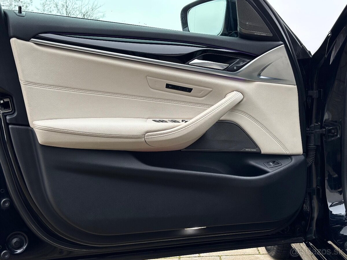 BMW 540i xDrive M Sport G30 - 8