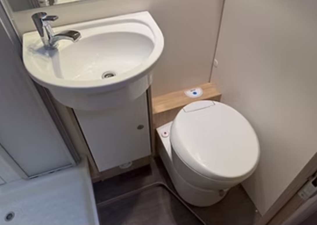 Predam autokarava Sunglight A68 - 8