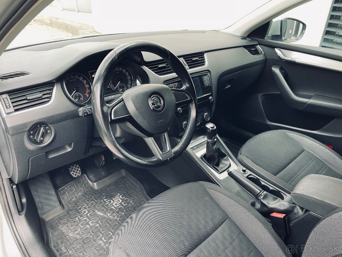 Škoda Octavia Combi 1.6 TDI - 8