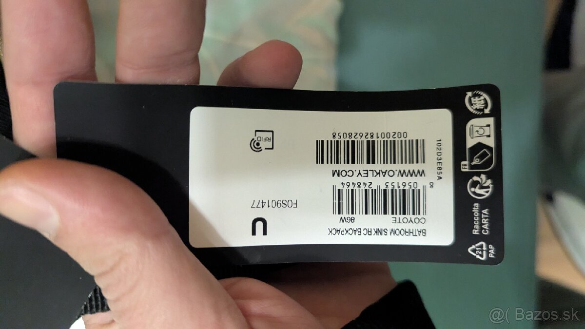 Predám úplne nový baťoh oakley 21l FOS901477-32 - 8