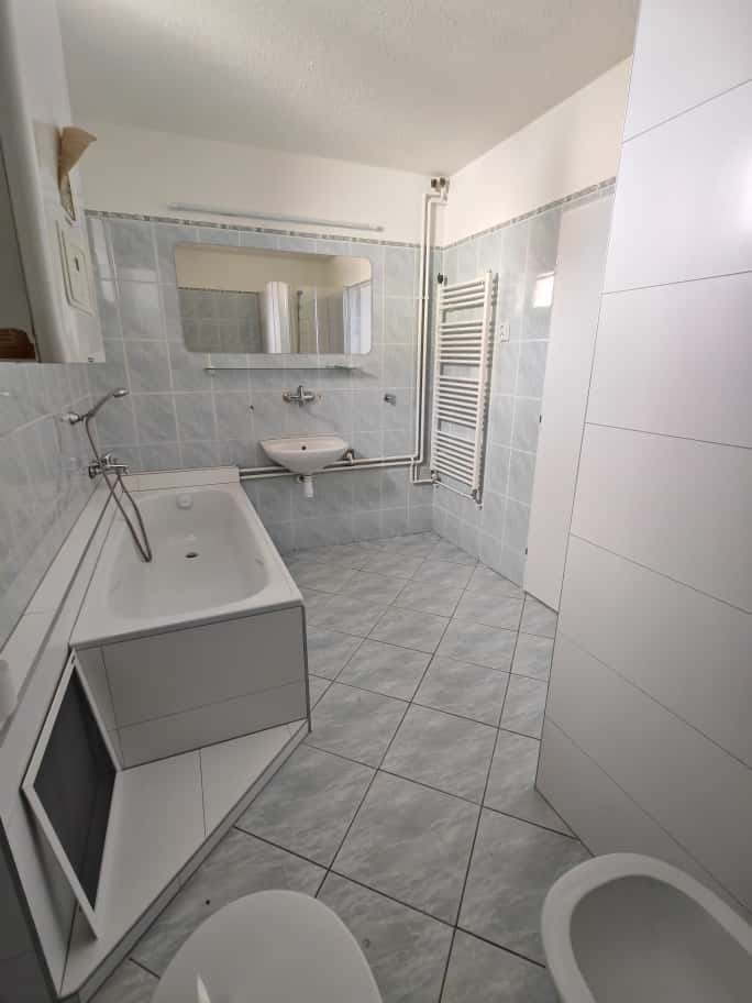 3 izb.veľkometrážny byt- 128 m2 je na prenájom - 8