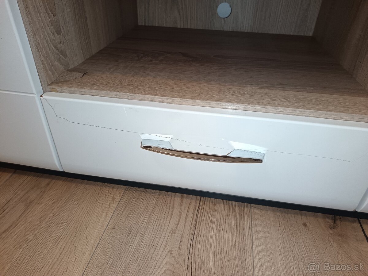 Komoda pod TV - 8
