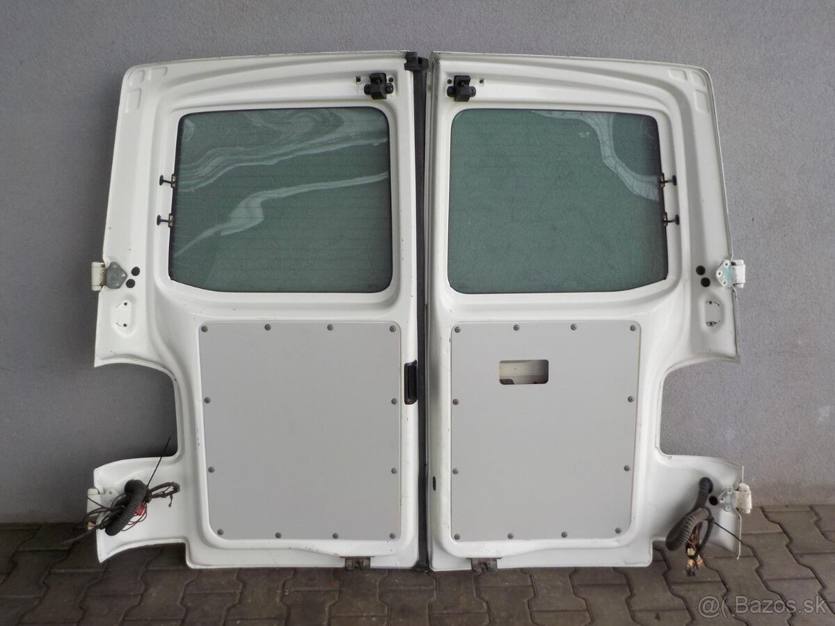 Zadné krýdlove dvere VW T5 - 8