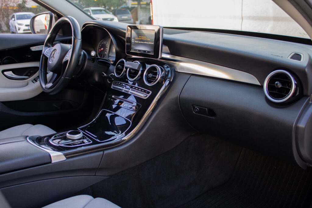 Mercedes-Benz C 180 d Kombi A/T - 8