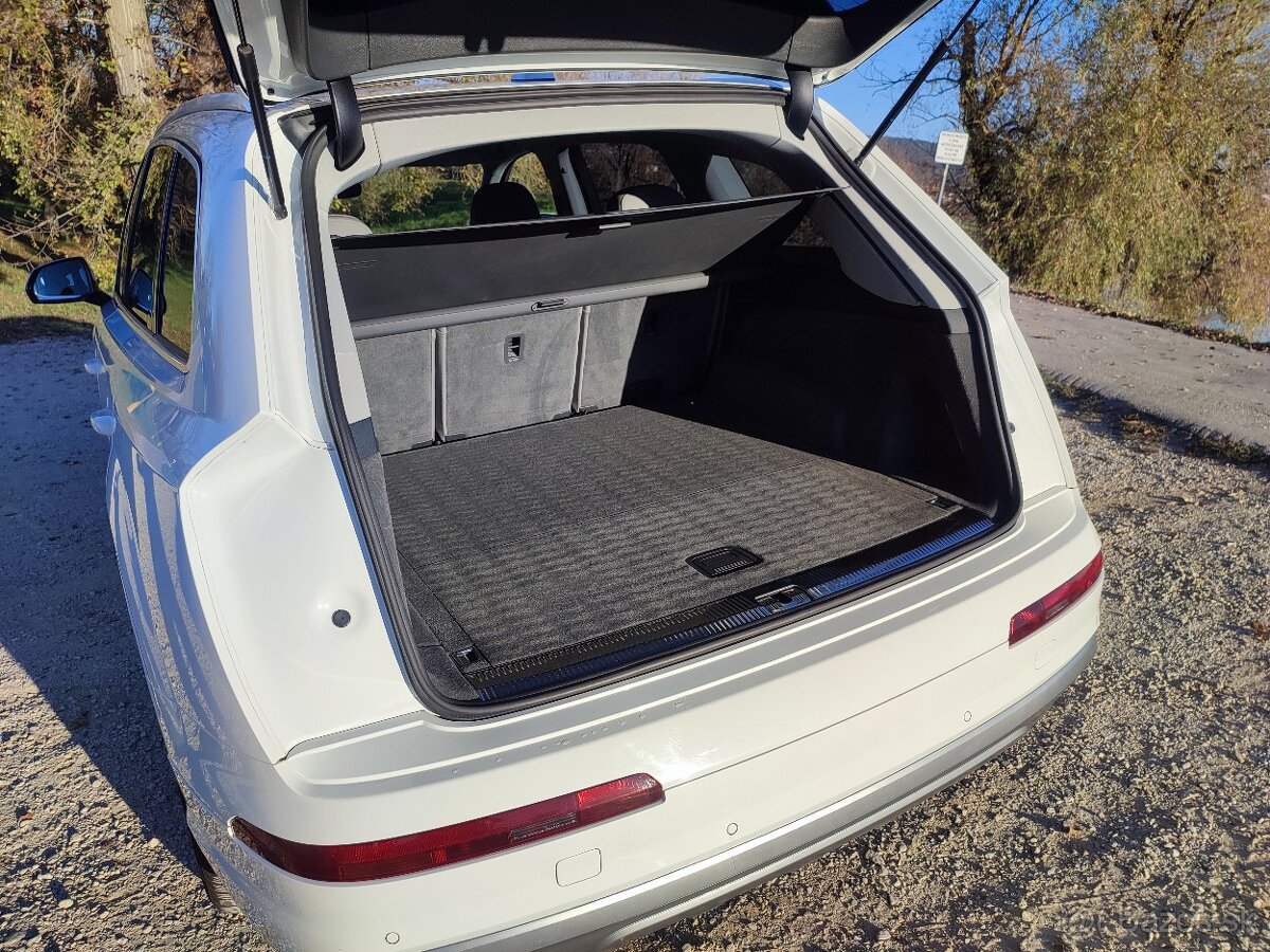 Predám Audi Q7 3.0 TDI 272k quattro, tiptronic 8-st. - 8