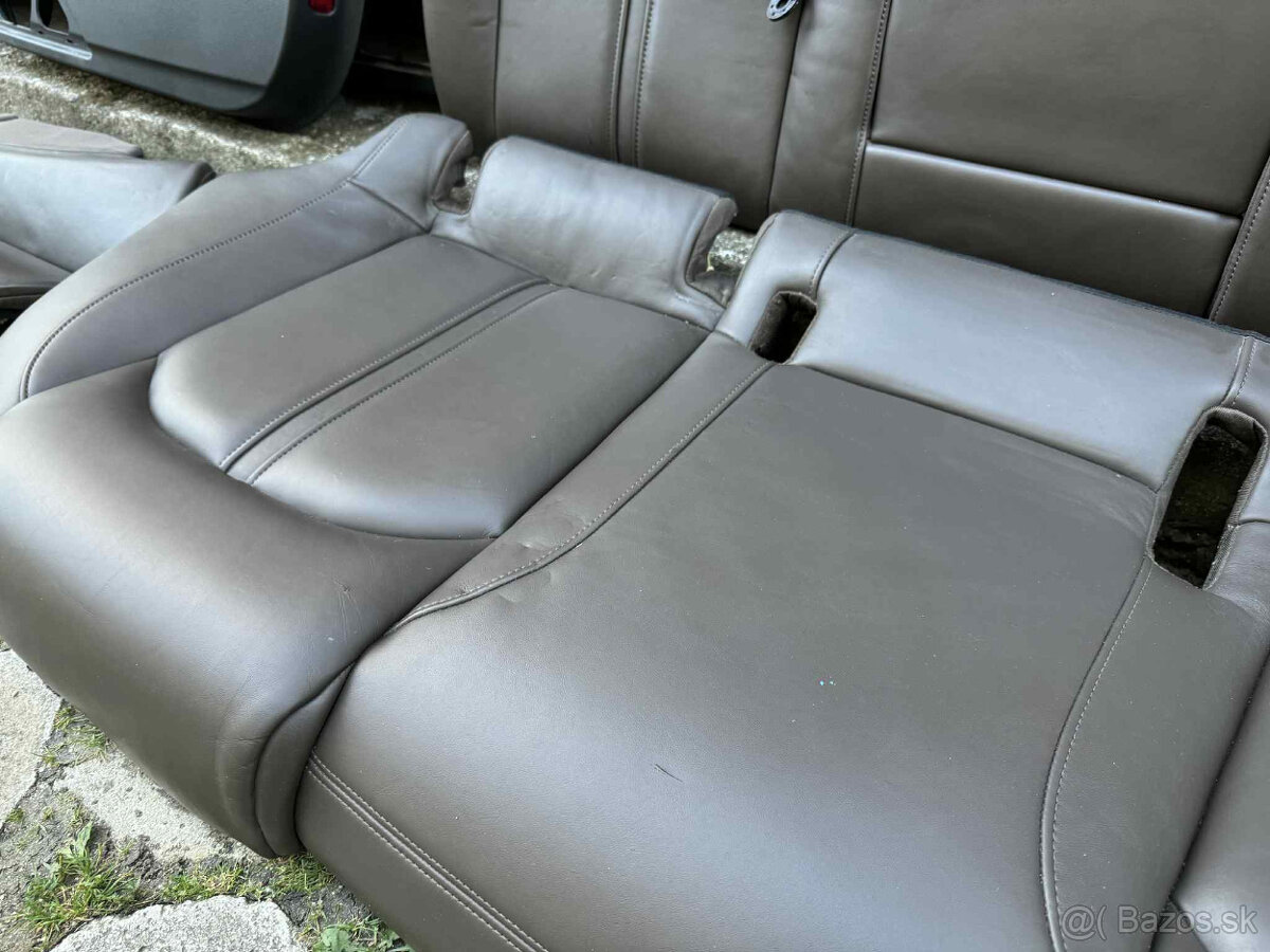 Sedadlá Comfort (hnedá koža) + tapacíre (hnedá Alcantara) Au - 8