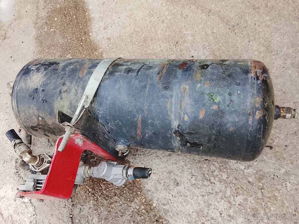 Náhradné diely, kolesá, pneumatiky - 8