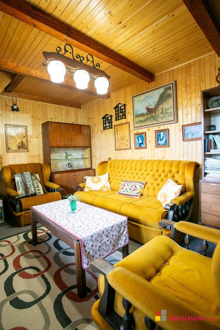 Na predaj záhradná chatka v retro štýle s upravenou záhradou - 8