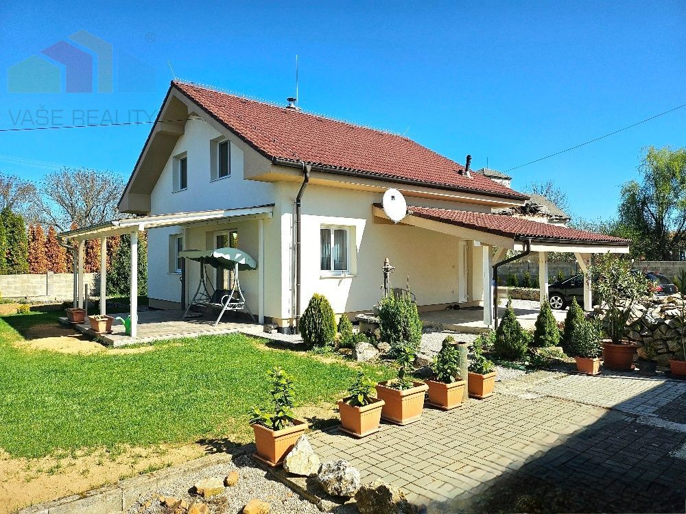 RODINNÝ DOM - PODLUŽANY - 4 IZBOVÝ -148 M2 NA POZEMKU 1049 M - 8