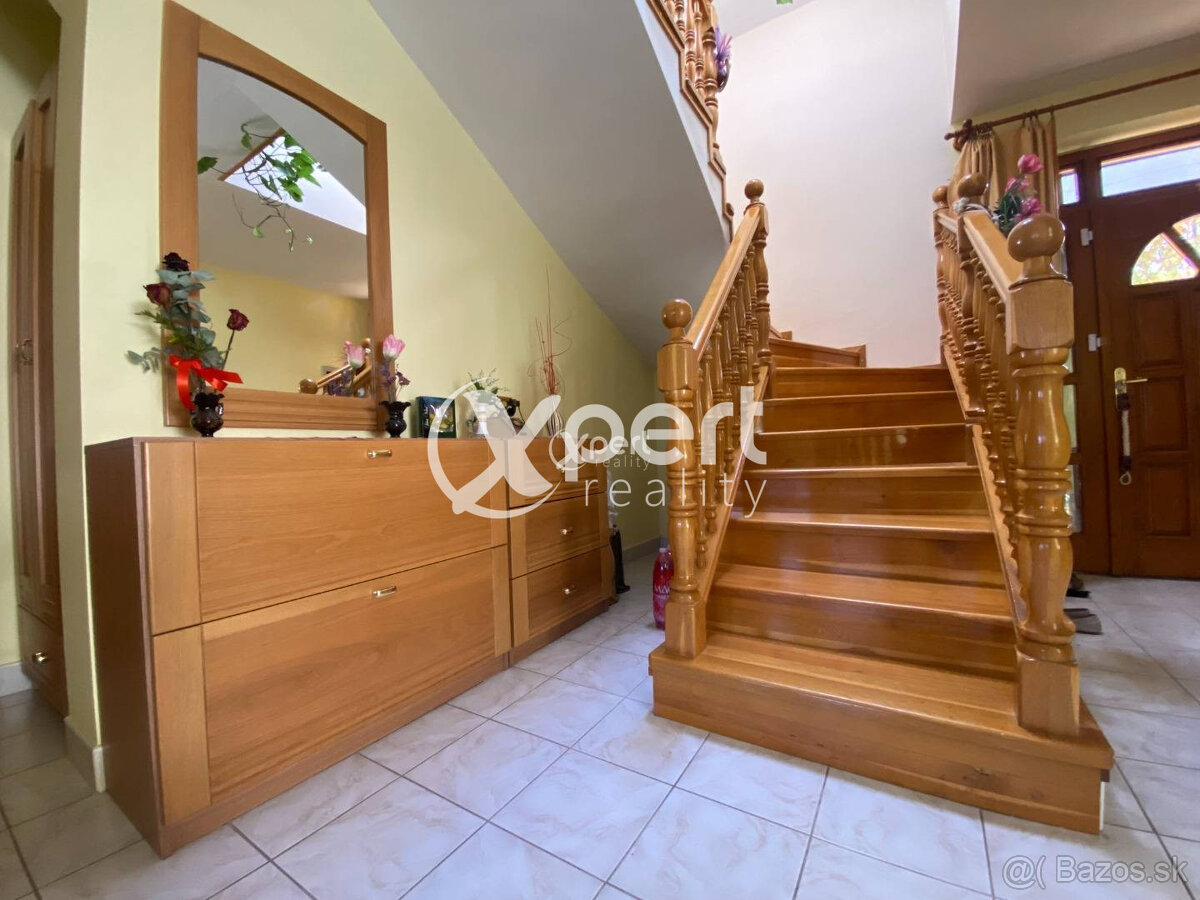 ZNÍŽENÁ CENA. Krásny rodinný dom priamo v centre na predaj - 8