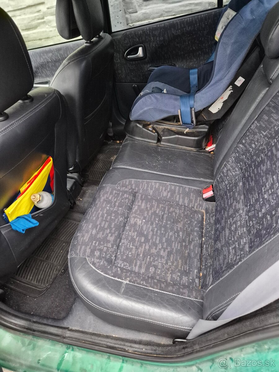 RENAULT MEGANE 2001 - 8