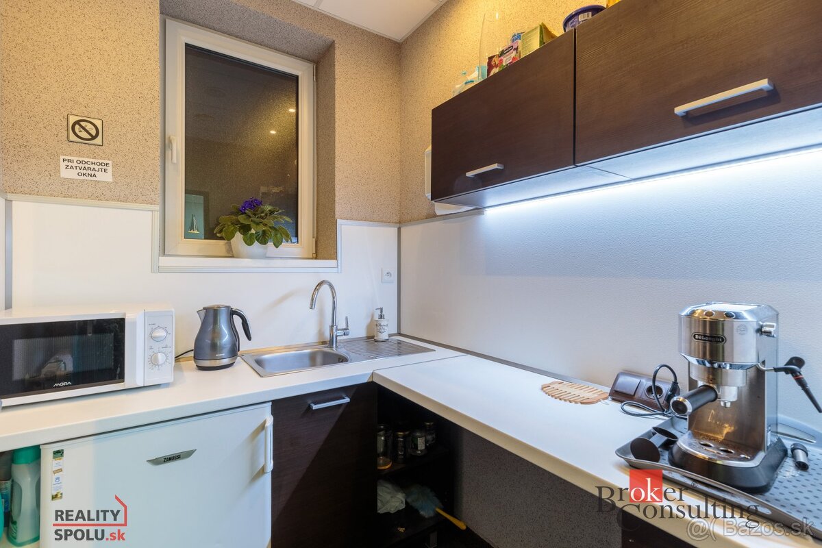 Prenájom komerčných - kancelárskych priestorov - Ružomberok - 8