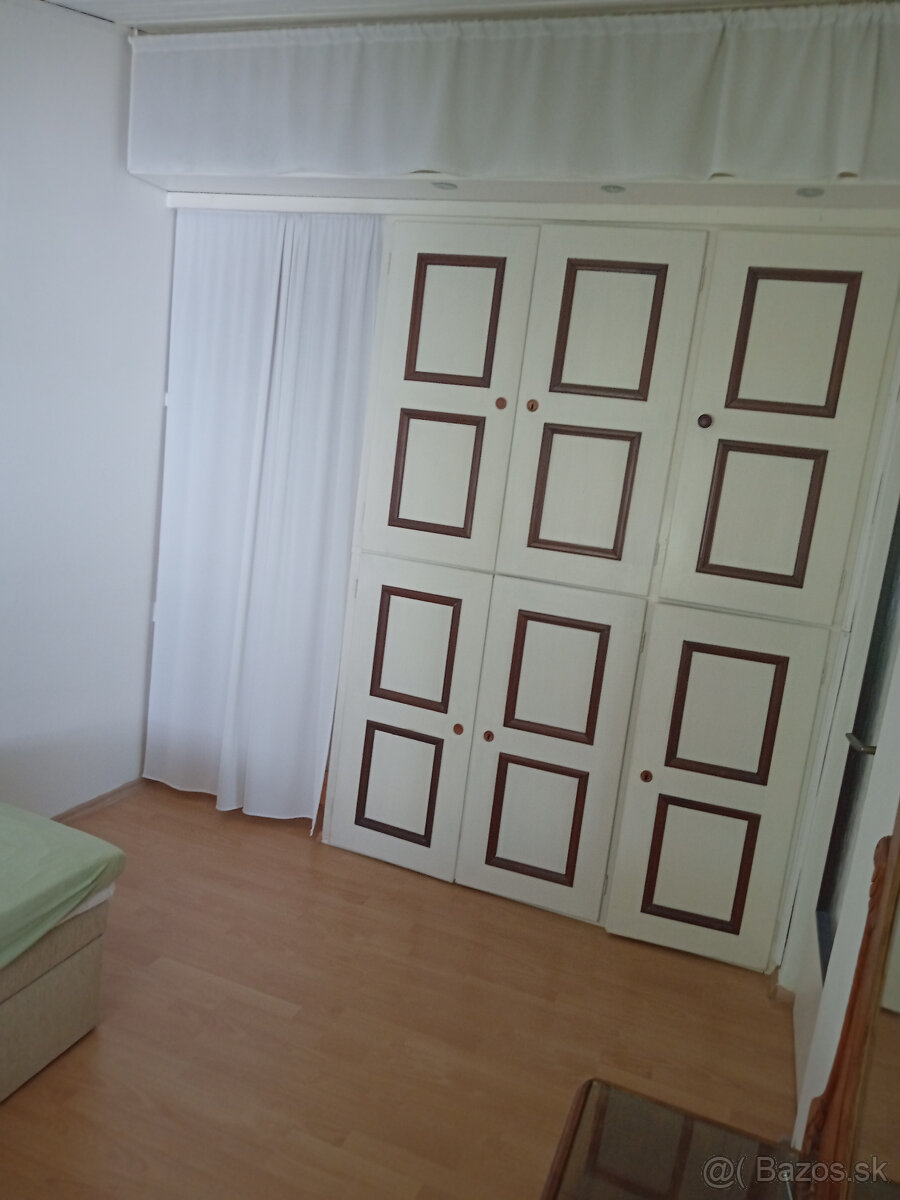 rodinný dom na prenájom, 4 izby, krb, terasa, záhrada - 8