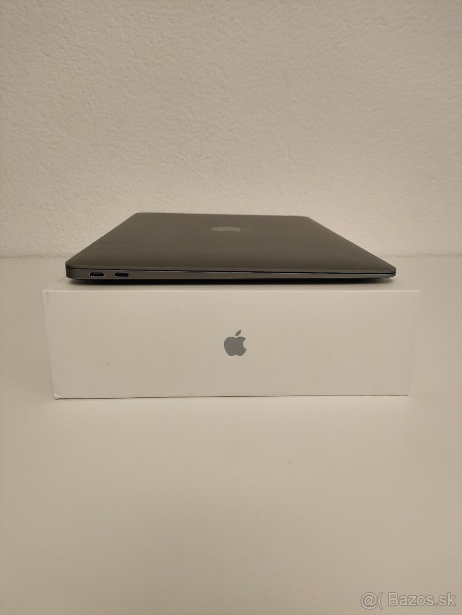 MacBook Air 2020 | i7 • 8GB • 256GB SSD - 8