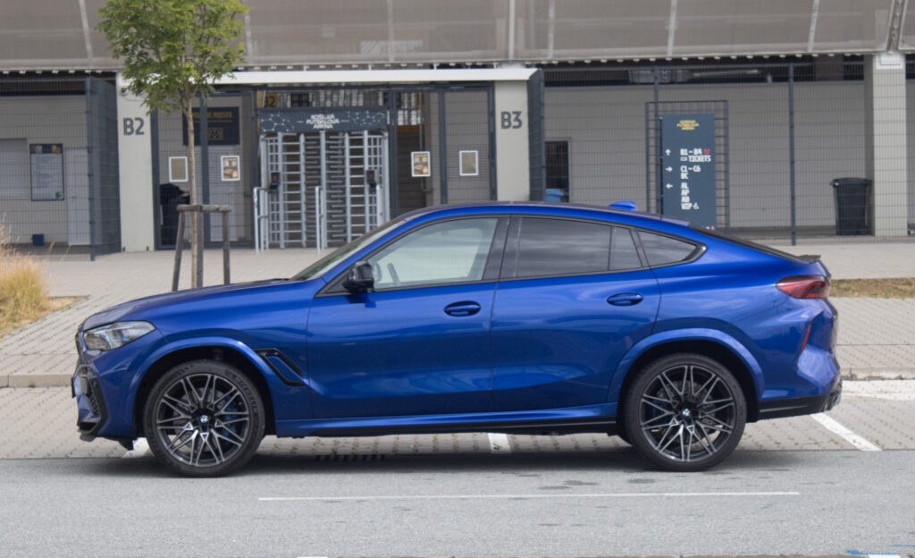 BMW X6 M Competition z roku 2021 - 8