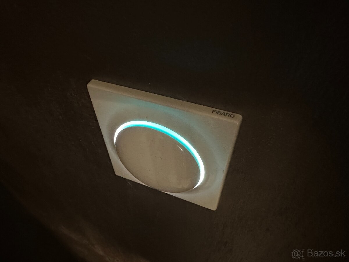 FIBARO Walli Switch Z-Wave / 230V - 8