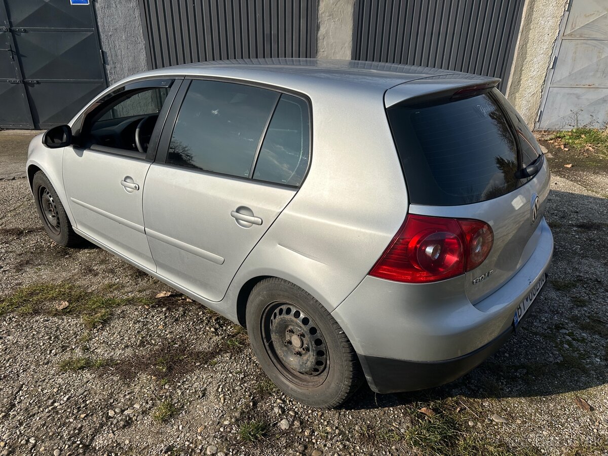 Predám Golf 5 , 1.4 Benzín 66kw - 8