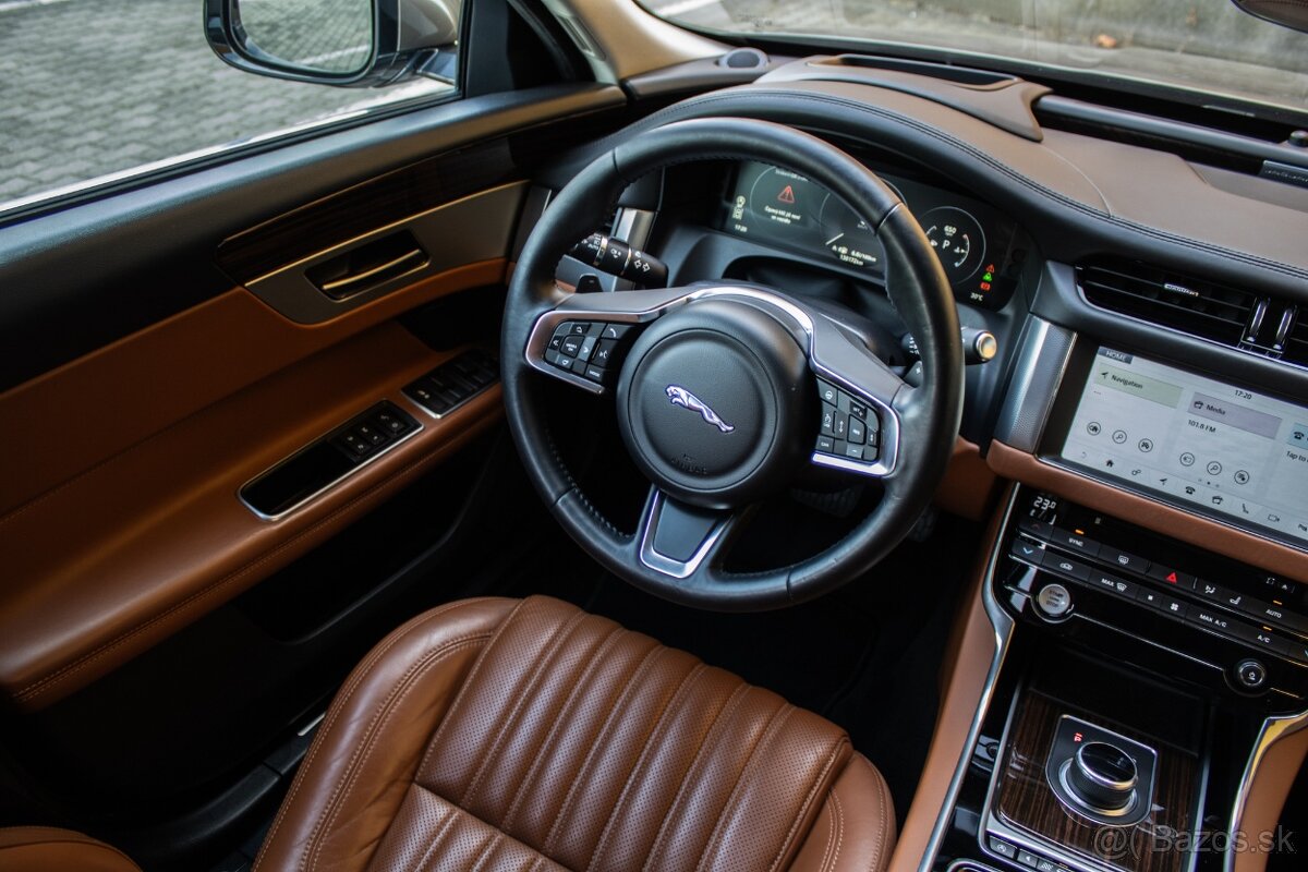 Jaguar XF 3.0D TDV6 - 8