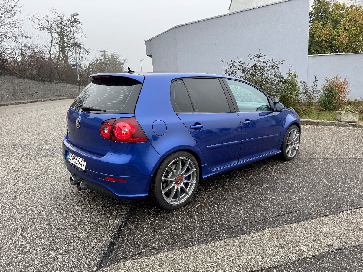VOLKSWAGEN GOLF R32 3.2 V6 - 8