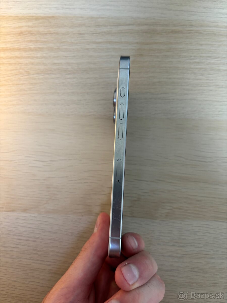 iPhone 16 Pro 128gb, Batéria 93% - 8