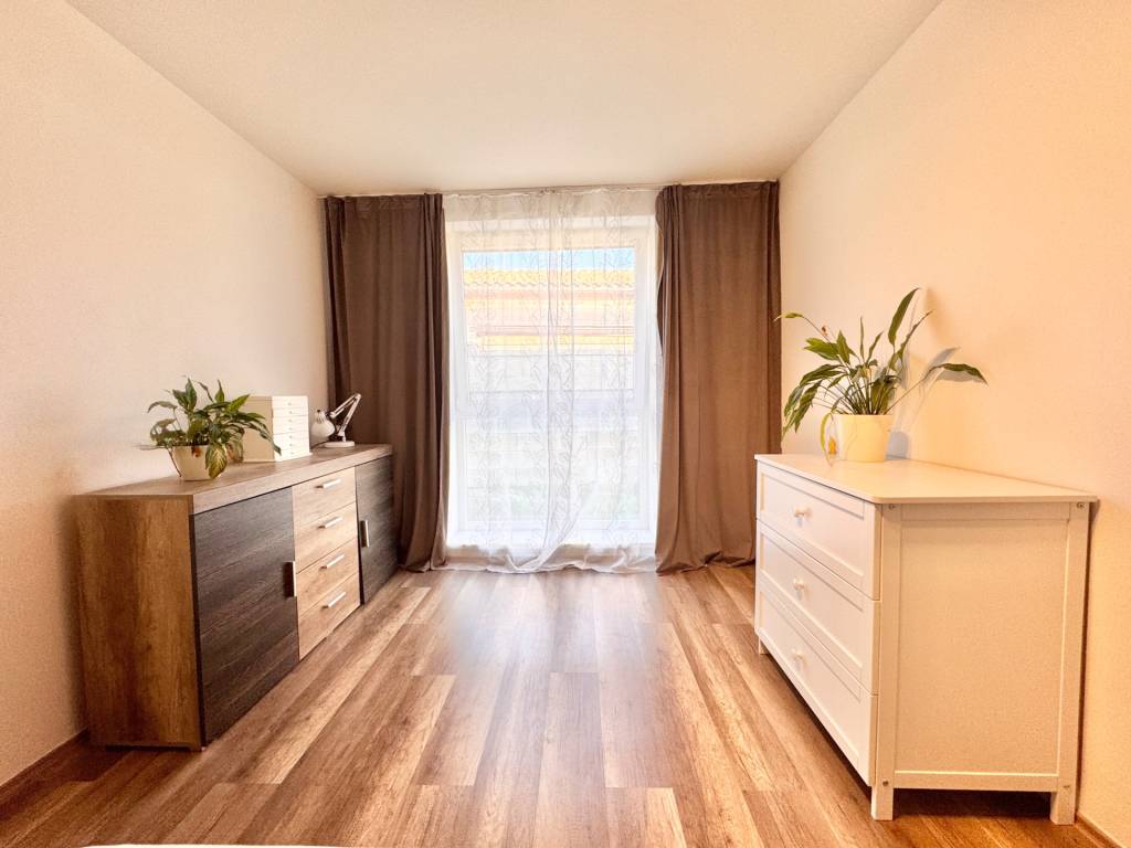 Predaj: Rodinný dom typu bungalov - zabývaná novostavba v Gb - 8