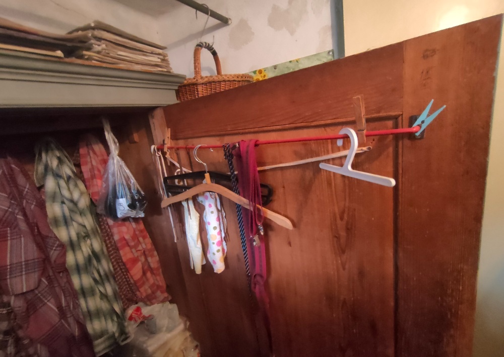 Retro skriňa z masívu - 8