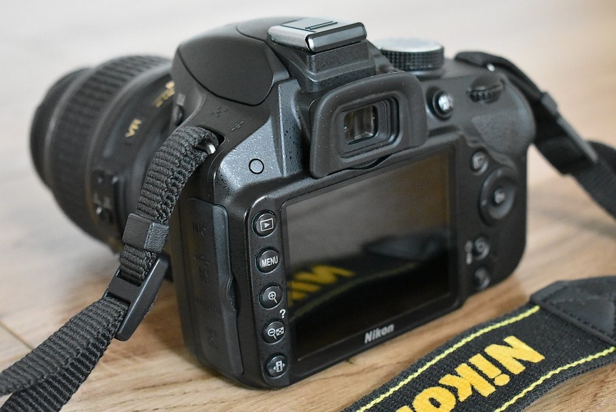 Nikon d3200 s VR AF 18-55 + brasna - nafotene 18 tisic.sn. - 8