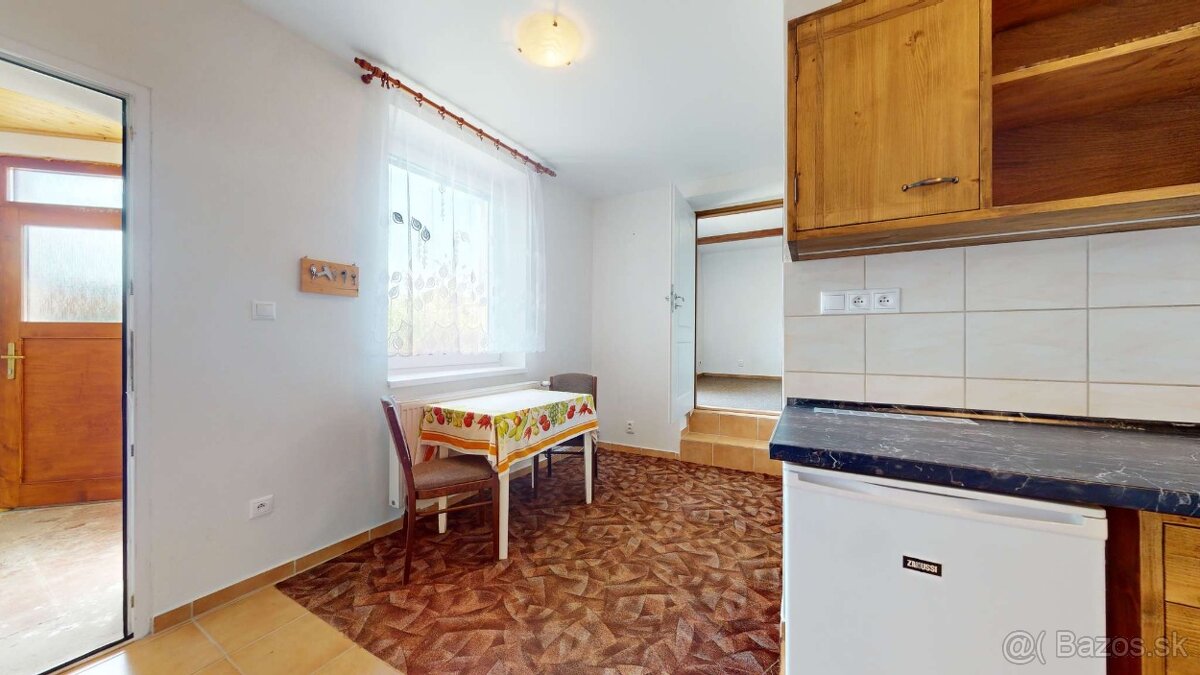 Priestranný dom na bývanie aj podnikanie Hontianske Tesáre - 8