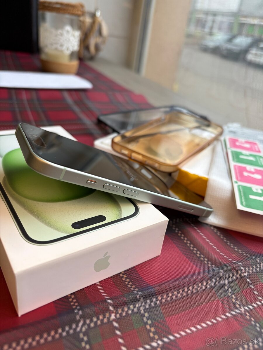 Apple iPhone 15, 128 gb, green - 8