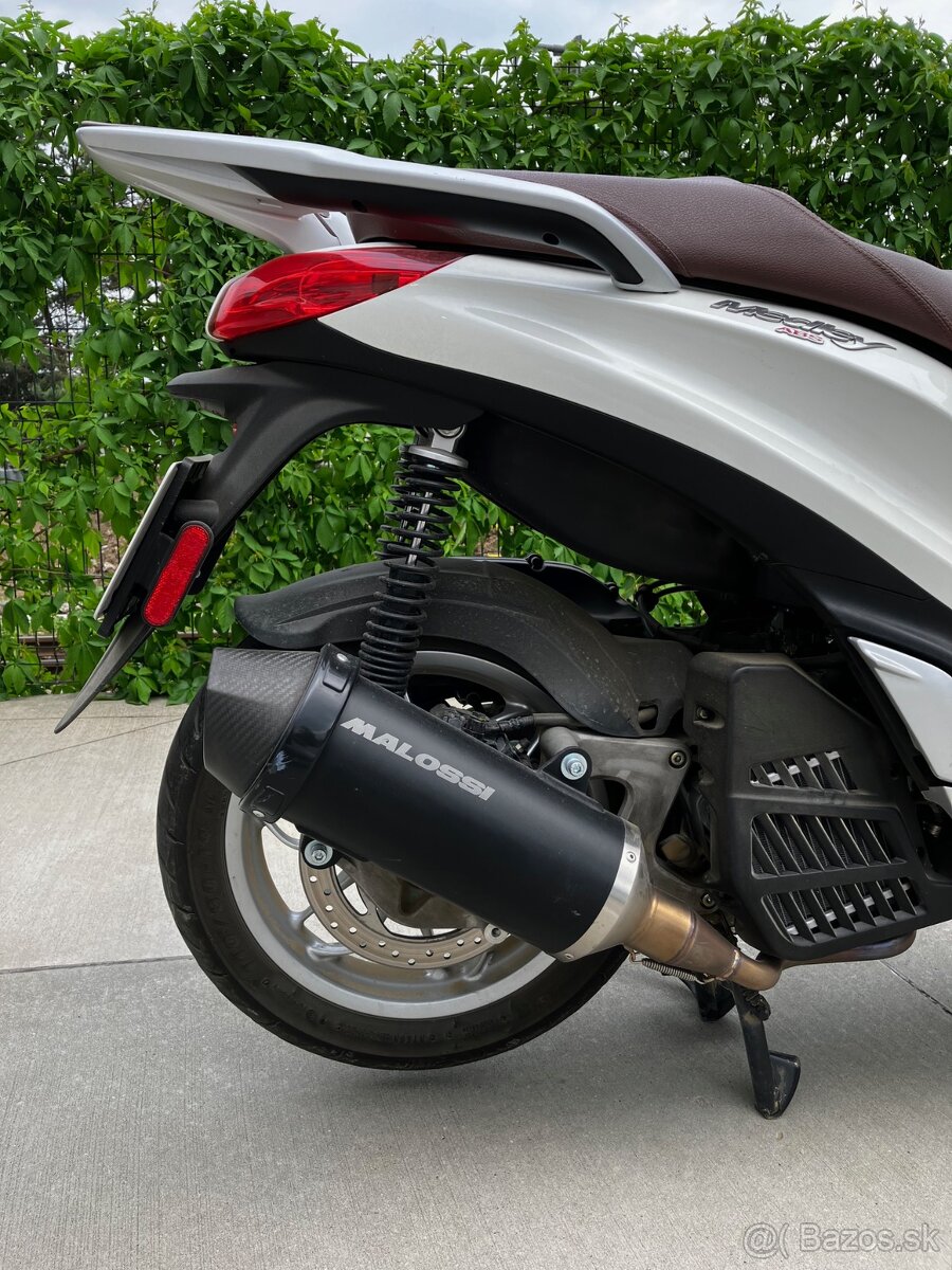 Skúter Piaggio Medley 150 - 8