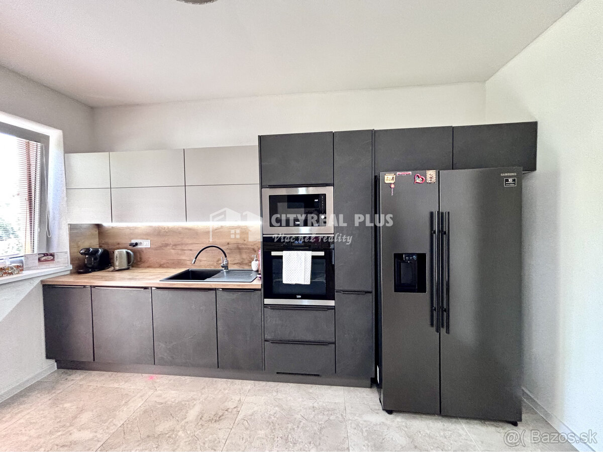 Ponúkame Vám na predaj moderne zrekonštruovaný poschodový ro - 8