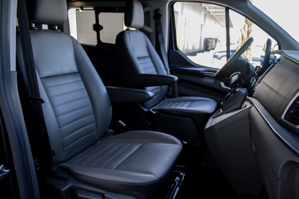 Ford Tourneo Custom - 8