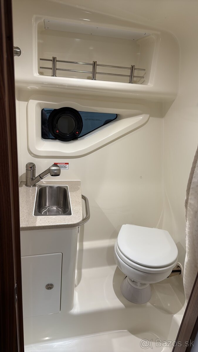 Nová motorová loď Sea Ray 265 Sundancer cruiser - 8