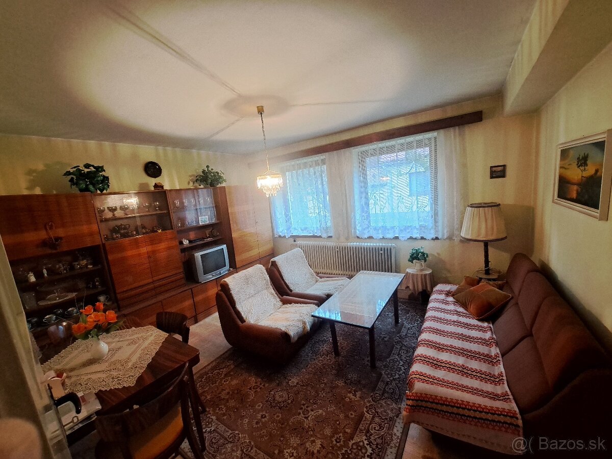 Kompletný interiér zo staršieho domu - 8