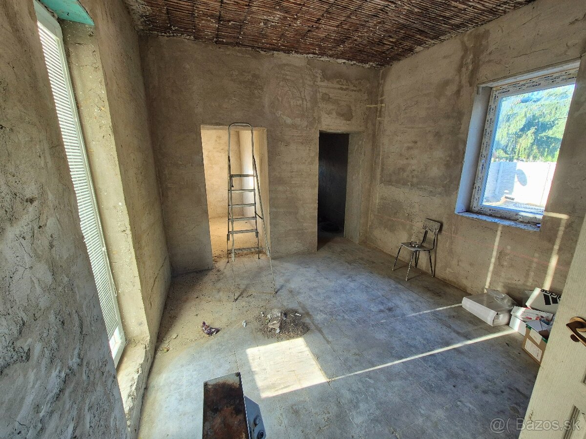 Priestranný bytový dom na predaj v obci Pohronský Ruskov - 8