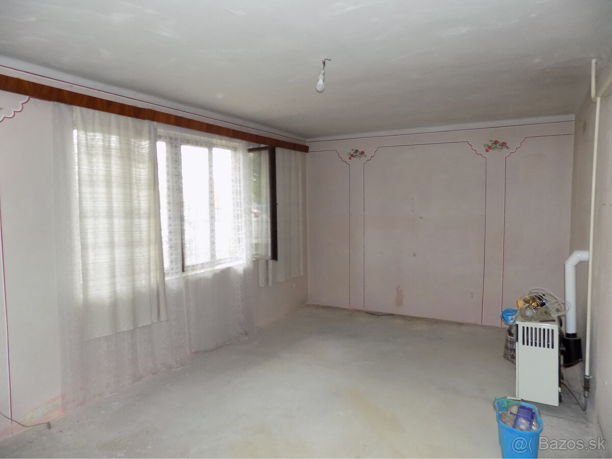 Na predaj viacgeneračný dom v Tvrdošovciach . - 8