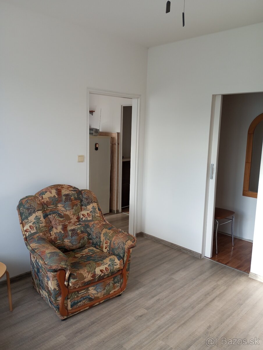 Prenájom 1 izbový byt - 8