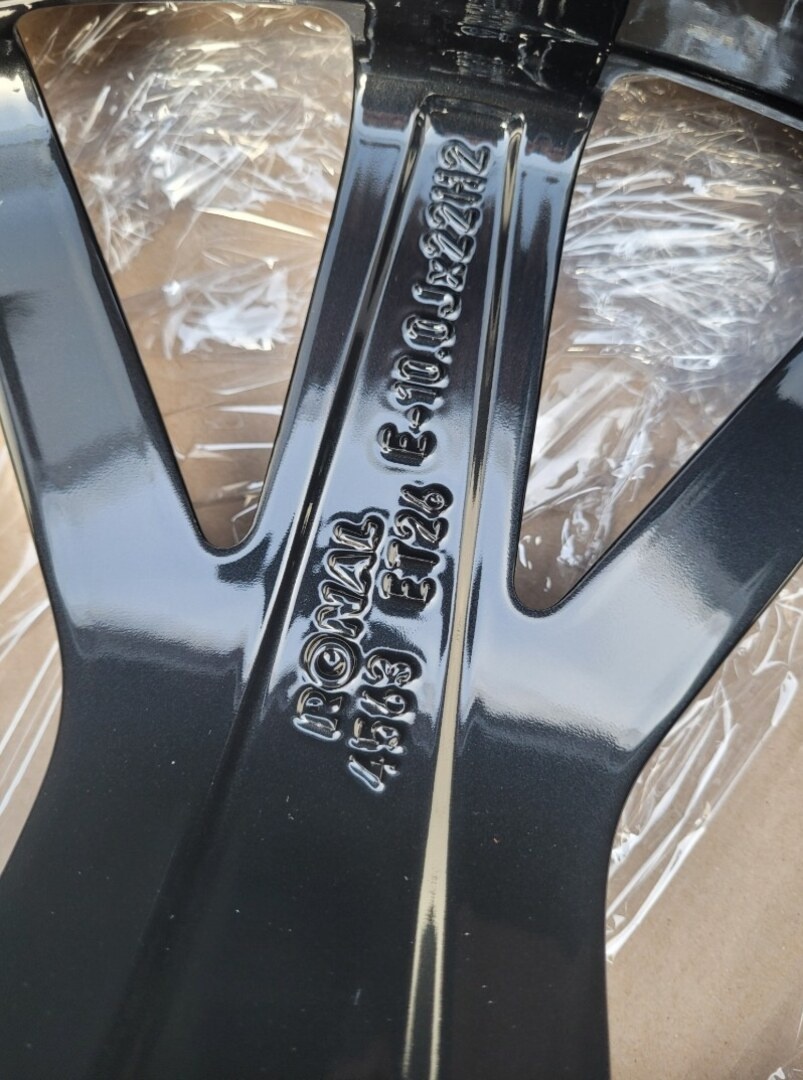 Originální 22 palcové disky Audi Performance pro Q - 8