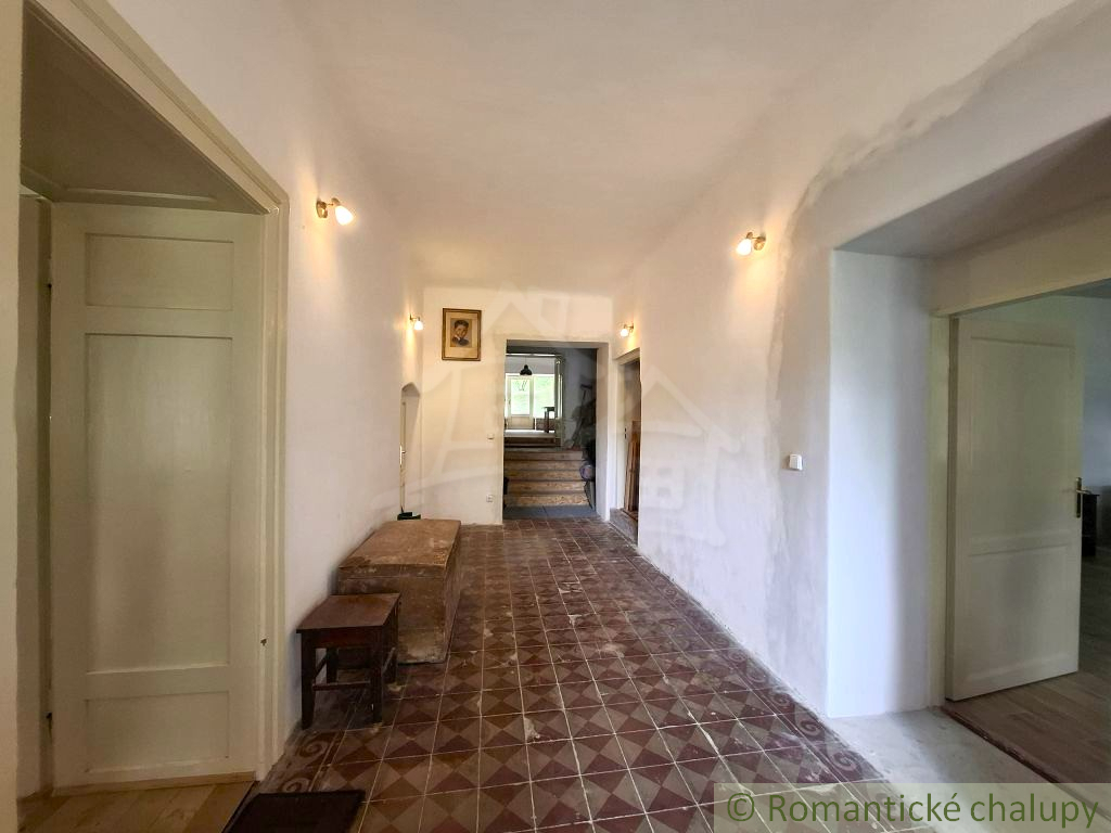 VÝRAZNE ZNÍŽENÁ CENA - Unikátny meštiansky dom s veľkou zá - 8