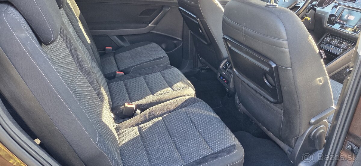 VW Touran 2.0Tdi 7 miestne - 8