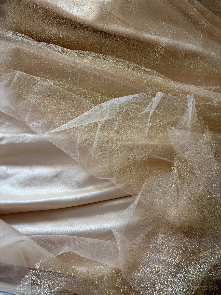 Spoločenské šaty so zlatými trblietkami – výborný stav - 8