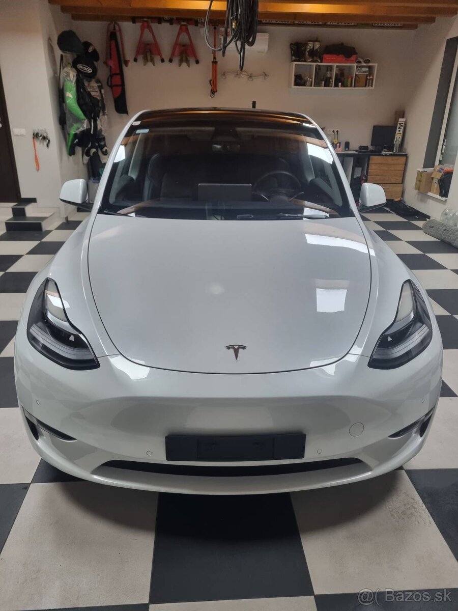 Tesla Model Y LONG RANGE 4x4 - 8