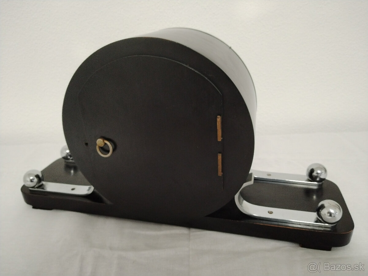 funkcionalistické hodiny Junghans - 8